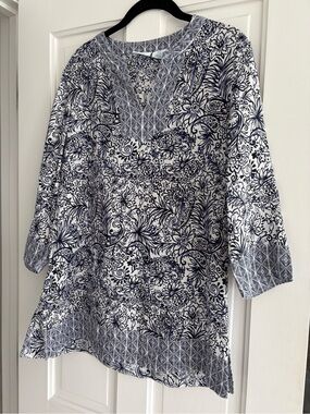 Sigrid Olsen Blue and White Floral Linen Top - 100% Linen. Size M
